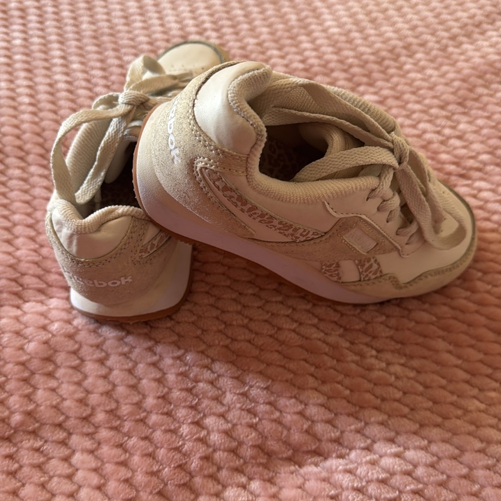 Girls sneakers - Picture 4 of 7